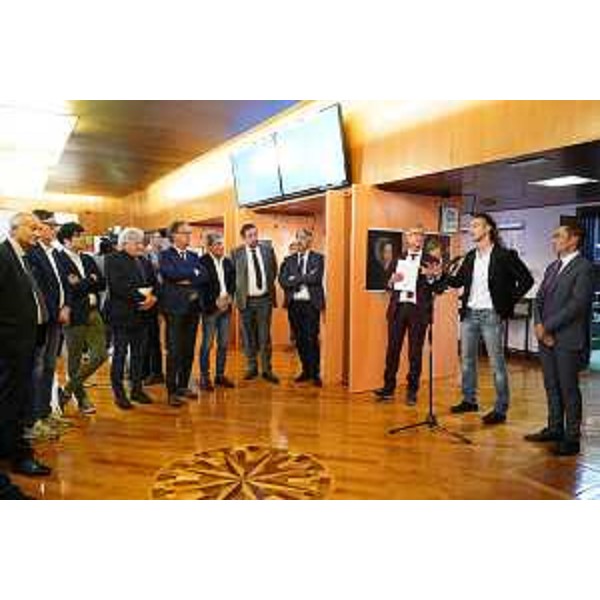 L'inaugurazione della mostra antologica di Gionatan De Conti - L'inaugurazione della mostra antologica di Gionatan De Conti