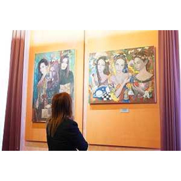 Alcune delle opere di De Conti esposte in Consiglio regionale - Alcune delle opere di De Conti esposte in Consiglio regionale