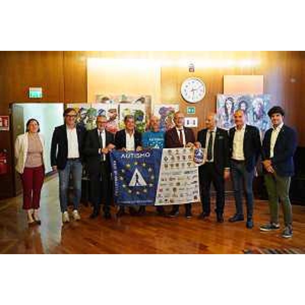 Valentino Gregoris in Consiglio regionale con, a fianco, il presidente dell'Aula, Piero Mauro Zanin, e, da sinistra, i consiglieri Chiara Da Giau, Giuseppe Ghersinich, Ivo Moras, Tiziano Centis, Alfonso Singh, Stefano Turchet e Simone Polesello - Valentino Gregoris in Consiglio regionale con, a fianco, il presidente dell'Aula, Piero Mauro Zanin, e, da sinistra, i consiglieri Chiara Da Giau, Giuseppe Ghersinich, Ivo Moras, Tiziano Centis, Alfonso Singh, Stefano Turchet e Simone Polesello