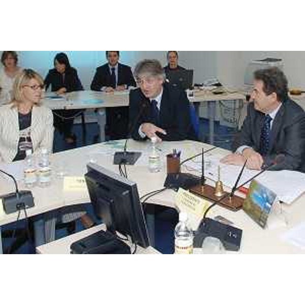 Renzo Tondo (Presidente Friuli Venezia Giulia) e Federica Seganti (Assessore regionale Autonomie locali) partecipano ai lavori del Consiglio delle Autonomie Locali, a Udine. (Udine 17/06/08)