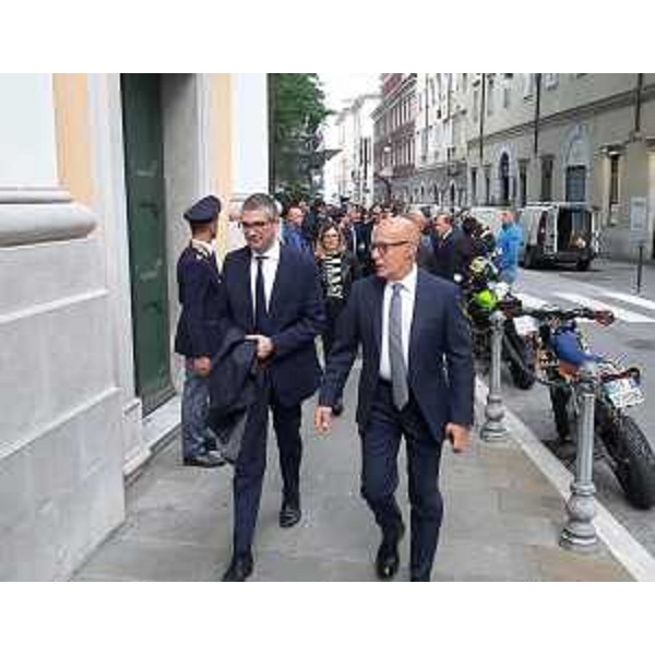 L'assessore regionale alla Sicurezza accolto all'ingresso della Beata Vergine del Soccorso dal questore Pietro Ostuni - L'assessore regionale alla Sicurezza accolto all'ingresso della Beata Vergine del Soccorso dal questore Pietro Ostuni