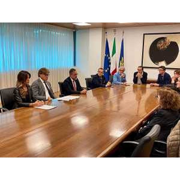 L'assessore regionale alle Attività produttive e turismo, Sergio Emidio Bini, alla presentazione di CollinArte - L'assessore regionale alle Attività produttive e turismo, Sergio Emidio Bini, alla presentazione di CollinArte