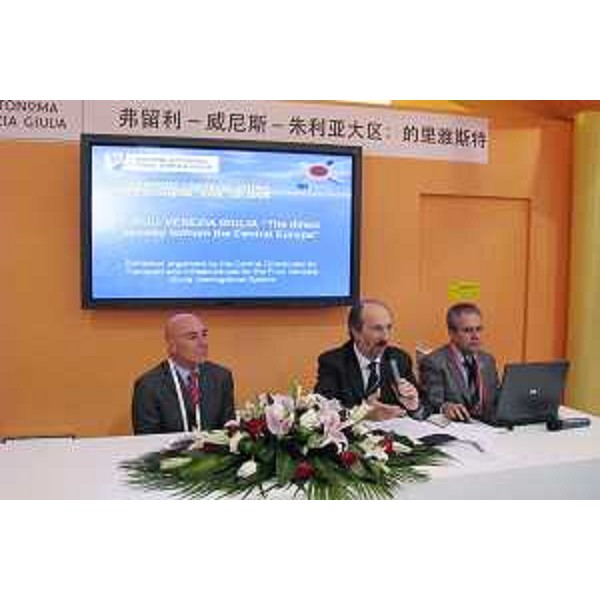 Riccardo Riccardi (Assessore regionale Infrastrutture Trasporto) al "Transport Logistic China", allo Shanghai Expo Centre. (Shanghai 18/06/08)