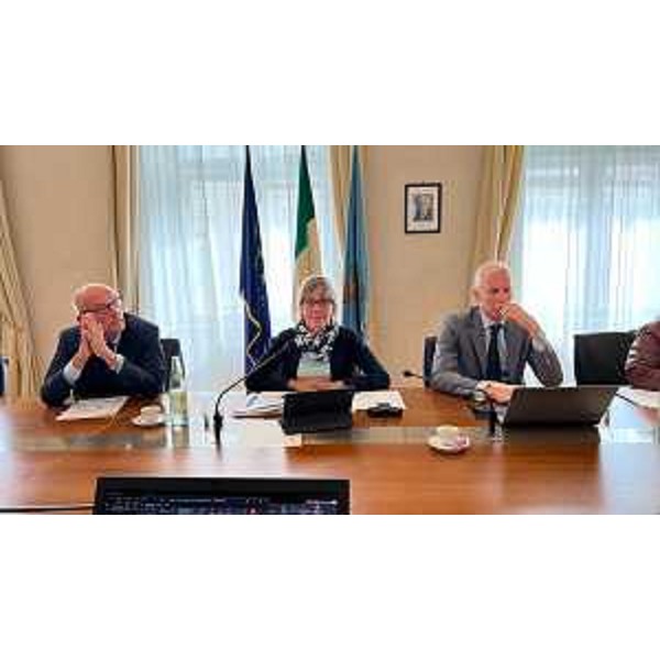 L'assessore regionale alle Finanze Barbara Zilli guida la cabina di regia sul Pnrr nell'incontro alla Sala multimediale del Palazzo della Regione a Trieste - L'assessore regionale alle Finanze Barbara Zilli guida la cabina di regia sul Pnrr nell'incontro alla Sala multimediale del Palazzo della Regione a Trieste