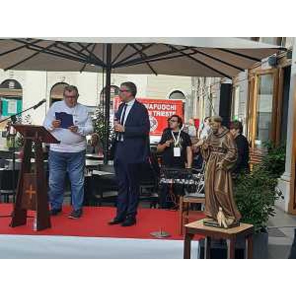 L'assessore regionale alla Sicurezza Pierpaolo Roberti apre l'Animal Festival in piazza Verdi a Trieste - L'assessore regionale alla Sicurezza Pierpaolo Roberti apre l'Animal Festival in piazza Verdi a Trieste