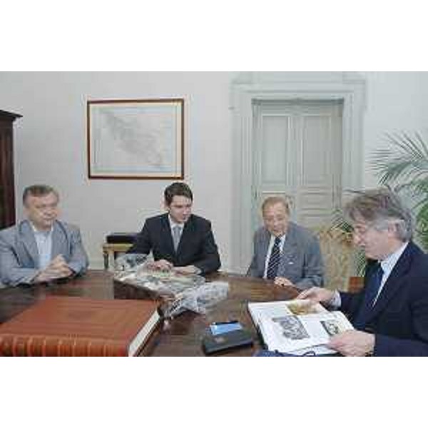 Renzo Tondo (Presidente Friuli Venezia Giulia) riceve Boris Miletic (Sindaco Pola, HR), Fabrizio Radin (Prosindaco Pola, HR) e Primo Rovis (Commendatore Presidente "Amici del Cuore", Trieste) nella sede della Regione a Trieste. (Trieste 18/06/08)