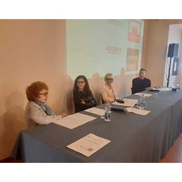 La prima a sinistra l'assessore regionale Tiziana Gibelli - La prima a sinistra l'assessore regionale Tiziana Gibelli