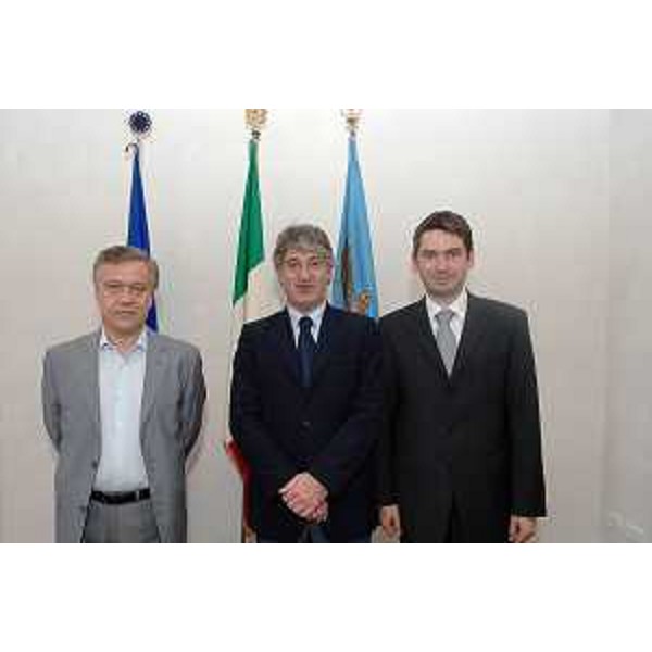 Renzo Tondo (Presidente Friuli Venezia Giulia) con Boris Miletic (Sindaco Pola, HR) e Fabrizio Radin (Prosindaco Pola, HR) nella sede della Regione a Trieste. (Trieste 18/06/08)