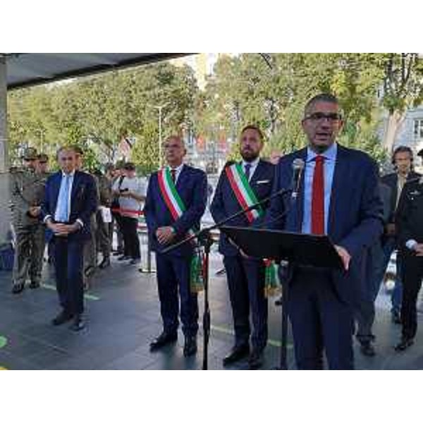 Il saluto dell'assessore Roberti alla stazione di Trieste - Il saluto dell'assessore Roberti alla stazione di Trieste 
