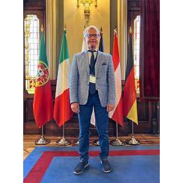 Il presidente del Consiglio regionale del Fvg, Piero Mauro Zanin, prima dell'inizio della conferenza del Calre - Il presidente del Consiglio regionale del Fvg, Piero Mauro Zanin, prima dell'inizio della conferenza del Calre