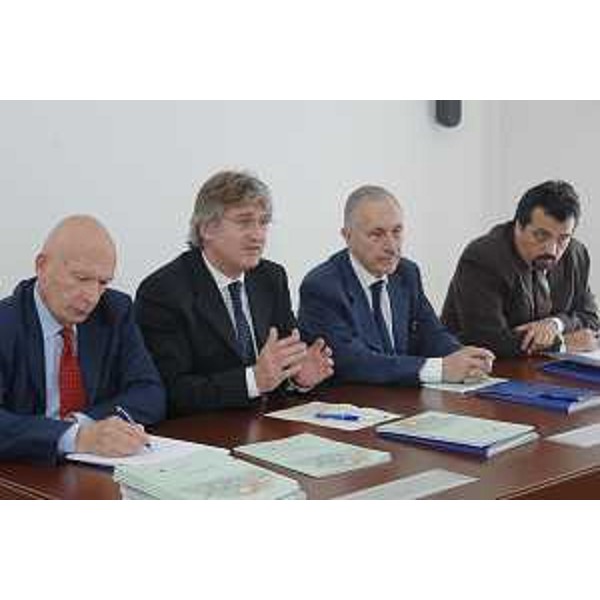 Renzo Tondo (Presidente Friuli Venezia Giulia) interviene alla presentazione del primo catalogo dei servizi e delle tecnologie offerti alle aziende realizzato dalla Sincrotrone Trieste. (Trieste 19/06/08) 