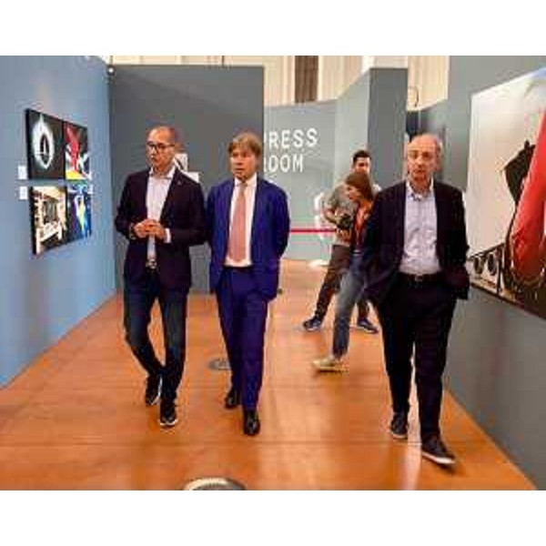 L'assessore Bini assiema al presidente della Barcolana Mitja Gialuz e il direttore generale di PromoturismoFvg Antonio Bravo - L'assessore Bini assiema al presidente della Barcolana Mitja Gialuz e il direttore generale di PromoturismoFvg Antonio Bravo