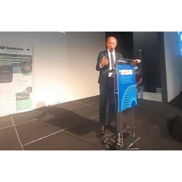 L'assessore Fabio Scoccimarro durante il suo intervento al Sea summit - L'assessore Fabio Scoccimarro durante il suo intervento al Sea summit