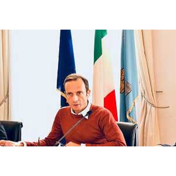 Il governatore del Friuli Venezia Giulia Massimiliano Fedriga presiede la Giunta straordinaria odierna nel Palazzo della Regione a Trieste - Il governatore del Friuli Venezia Giulia Massimiliano Fedriga presiede la Giunta straordinaria odierna nel Palazzo della Regione a Trieste