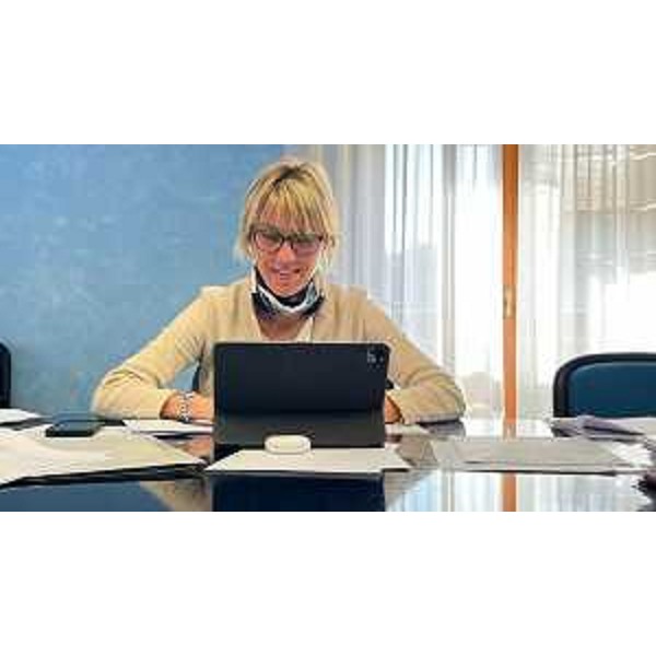 L'assessore regionale alle Finanze, Barbara Zilli, al workshop 'Azioni pilota transfrontaliere per promuovere l'innovazione nel sistema sanitario attraverso la condivisione dei dati'. - L'assessore regionale alle Finanze, Barbara Zilli, al workshop 'Azioni pilota transfrontaliere per promuovere l'innovazione nel sistema sanitario attraverso la condivisione dei dati'.