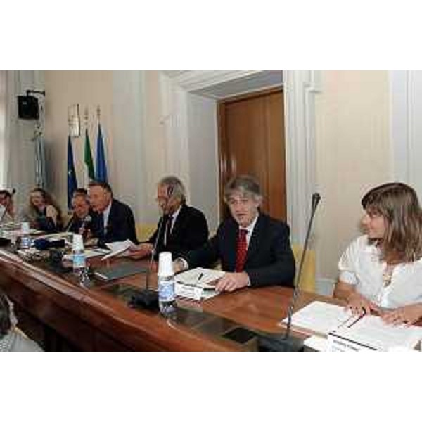 Renzo Tondo (Presidente regione Friuli Venezia Giulia), Gianfranco Pizzolitto (sindaco di Monfalcone) e Kristina Tanger (coordinatrice generale dell'Euroregione Adriatica) al tavolo dei relatori del convegno Europa Adriatica. (Monfalcone 23/06/08) 