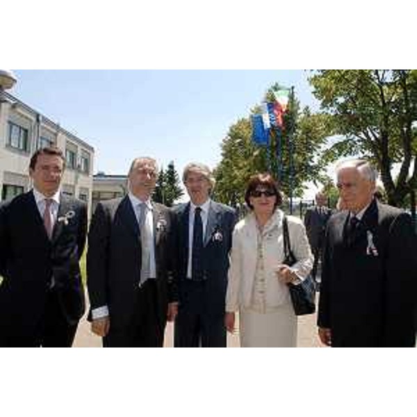 Renzo Tondo (Presidente Regione Friuli Venezia Giulia), Luigino Pozzo (Presidente PMP Group), Jasna Brkic (vicepremier della Repubblica Srpska di Bosnia) e altri in occasione dell'inaugurazione dello stabilimento industriale Jelsingrad. (Gradiska - Bih 21/06/08) 