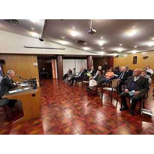 La sala del Kulturni Dom di via Brass a Gorizia con il residente del Cr Fvg, Piero Mauro Zanin, in prima fila - La sala del Kulturni Dom di via Brass a Gorizia con il residente del Cr Fvg, Piero Mauro Zanin, in prima fila