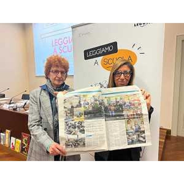 L'assessore alla Cultura Tiziana Gibelli e la direttrice de Il Piccolo Roberta Giani - L'assessore alla Cultura Tiziana Gibelli e la direttrice de Il Piccolo Roberta Giani