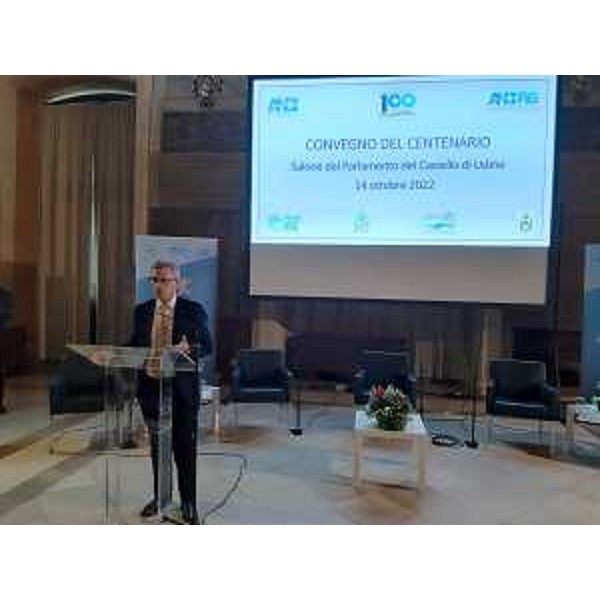 L'assessore regionale alle Risorse agroalimentari Stefano Zannier interviene al convegno Anbi di Udine - L'assessore regionale alle Risorse agroalimentari Stefano Zannier interviene al convegno Anbi di Udine