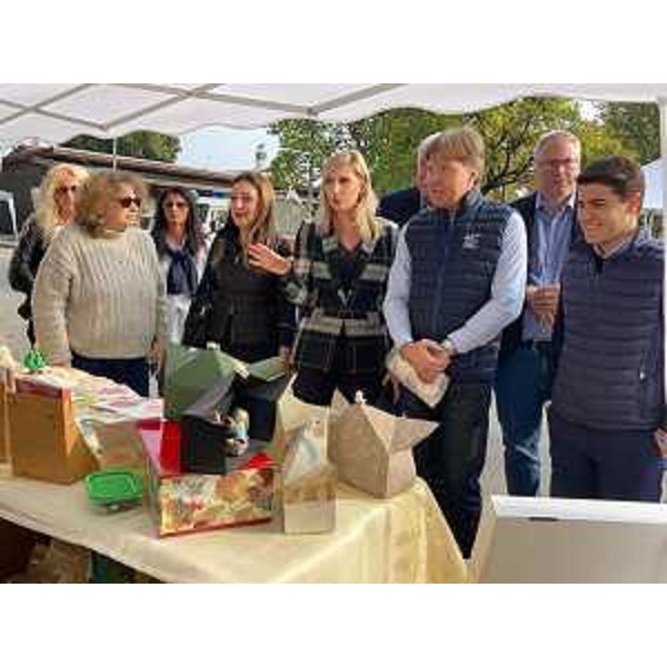 L'assessore regionale alle Attività produttive e Turismo, Sergio Emidio Bini, durante 'Ronchis in vetrina'. - L'assessore regionale alle Attività produttive e Turismo, Sergio Emidio Bini, durante 'Ronchis in vetrina'.