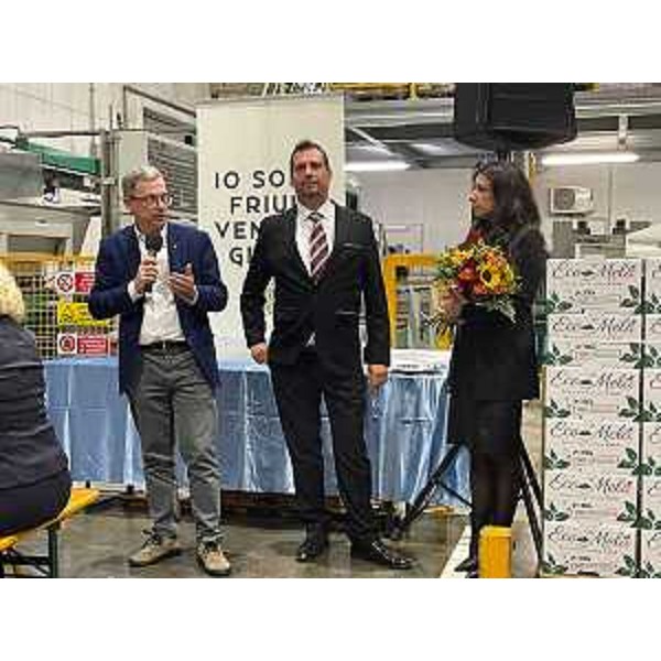 L'assessore Stefano Zannier interviene alla "Festa del raccolto" nell'azienda agricola Pomis di Mortegliano (Udine) - L'assessore Stefano Zannier interviene alla "Festa del raccolto" nell'azienda agricola Pomis di Mortegliano (Udine)