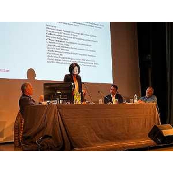 Lassessore regionale al lavoro Alessia Rosolen durante il convegno Impresa/Sociale - Lassessore regionale al lavoro Alessia Rosolen durante il convegno Impresa/Sociale