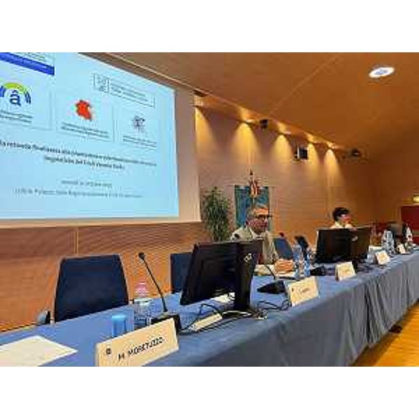 L'assessore Roberti porta il saluto istituzionale alla tavola rotonda dedicata alle minoranze linguistiche del Friuli Venezia Giulia - L'assessore Roberti porta il saluto istituzionale alla tavola rotonda dedicata alle minoranze linguistiche del Friuli Venezia Giulia