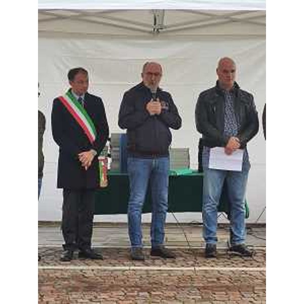 Il vicegovernatore del Friuli Venezia Giulia Riccardo Riccardi a Pravisdomini in occasione della cerimonia per i 25 anni di fondazione della squadra comunale di Protezione civile - Il vicegovernatore del Friuli Venezia Giulia Riccardo Riccardi a Pravisdomini in occasione della cerimonia per i 25 anni di fondazione della squadra comunale di Protezione civile