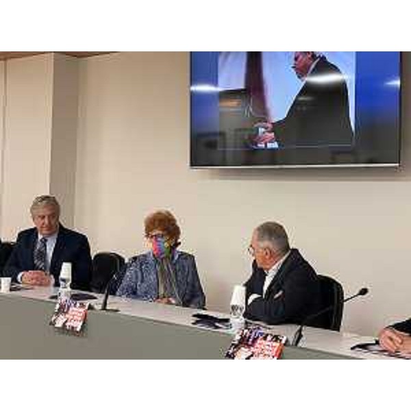 L'assessore regionale alla Cultura, Tiziana Gibelli, durante la conferenza stampa di presentazione della stagione di spettacoli del Teatro Luigi Bon. - L'assessore regionale alla Cultura, Tiziana Gibelli, durante la conferenza stampa di presentazione della stagione di spettacoli del Teatro Luigi Bon.