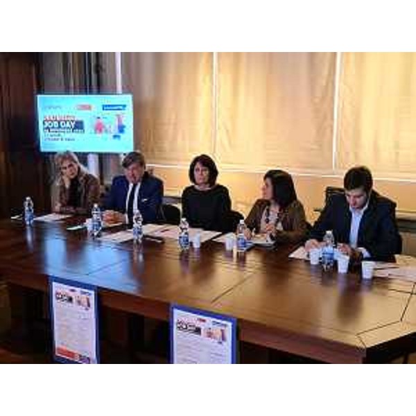 L'assessore Alessia Rosolen alla presentazione del Job Day che si terrà a San Vito il 25 novembre - L'assessore Alessia Rosolen alla presentazione del Job Day che si terrà a San Vito il 25 novembre