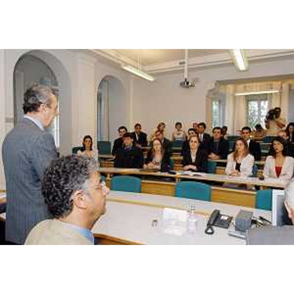 Roberto Antonaz (Assessore regionale Istruzione, Cultura, Sport e Pace) all'inaugurazione del Corso Origini, destinato ai discendenti degli emigrati del Friuli Venezia Giulia, al MIB di Trieste. (Trieste 26/07/04) 