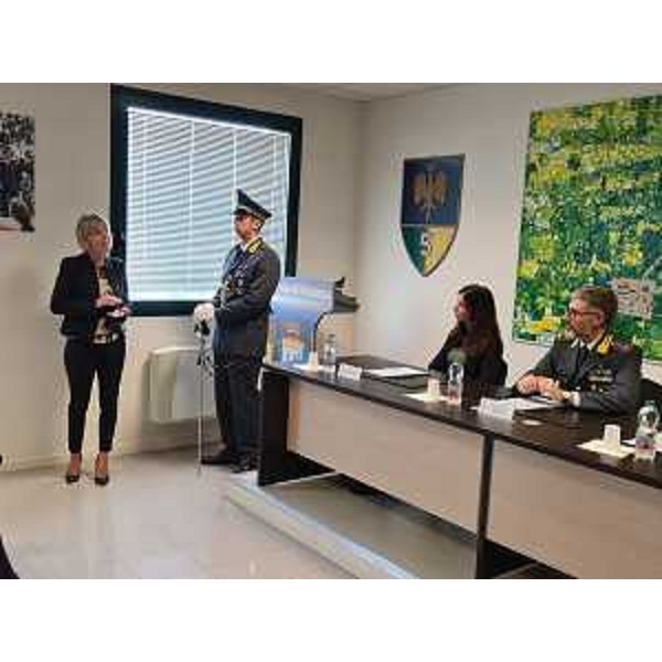 L'intervento dell'assessore regionale alle Finanze Barbara Zilli durante l'iniziativa svoltasi a Pordenone nella sede della Guardia di Finanza - L'intervento dell'assessore regionale alle Finanze Barbara Zilli durante l'iniziativa svoltasi a Pordenone nella sede della Guardia di Finanza