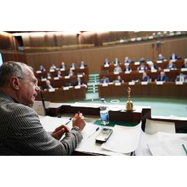 Il presidente del Cr Fvg, Piero Mauro Zanin, mentre dirige i lavori d'Aula - Il presidente del Cr Fvg, Piero Mauro Zanin, mentre dirige i lavori d'Aula