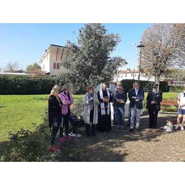 L'assessore regionale alla Cultura e allo Sport Tiziana Gibelli prende la parola all'inaugurazione dell'area fitness di Mossa - L'assessore regionale alla Cultura e allo Sport Tiziana Gibelli prende la parola all'inaugurazione dell'area fitness di Mossa