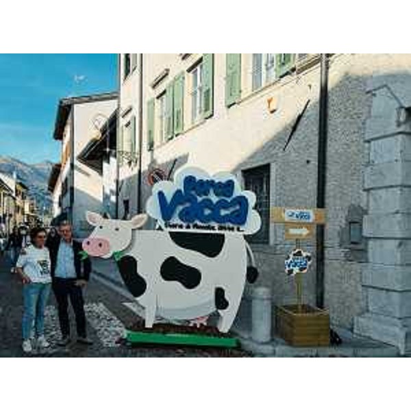 L'assessore regionale alle Risorse agroalimentari Stefano Zannier con la presidente della Fondazione Museo Gortani di Tolmezzo Aurelia Bubisutti - L'assessore regionale alle Risorse agroalimentari Stefano Zannier con la presidente della Fondazione Museo Gortani di Tolmezzo Aurelia Bubisutti 