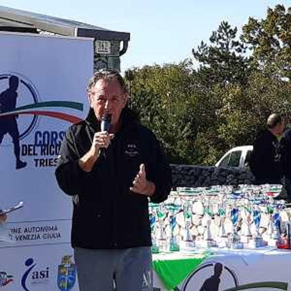 Lassessore regionale alla Difesa dellambiente ed energia Fabio in occasione della premiazione della Corsa del Ricordo 2022 - Lassessore regionale alla Difesa dellambiente ed energia Fabio in occasione della premiazione della Corsa del Ricordo 2022