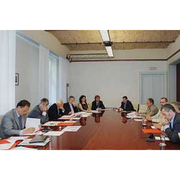 Renzo Tondo (Presidente Friuli Venezia Giulia) e Luca Ciriani (Vicepresidente e Assessore regionale Attività produttive) al Tavolo della Giornata della sburocratizzazione con i rappresentanti dell'Artigianato, nella sede della Regione a Trieste. (Trieste 04/07/08) 