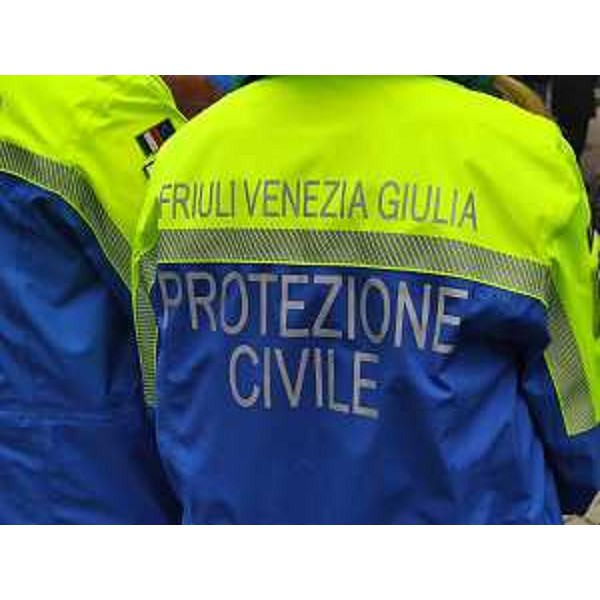 Le divise in dotazione alle squadre di volontari della Protezione civile del FriulI venezia Giulia - Le divise in dotazione alle squadre di volontari della Protezione civile del FriulI venezia Giulia