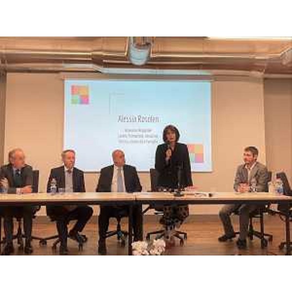 L'assessore regionale all'Istruzione, formazione e lavoro alla presentazione del laboratorio del cluster legno arredo casa FVG alla Casa dell'Immacolata di Udine - L'assessore regionale all'Istruzione, formazione e lavoro alla presentazione del laboratorio del cluster legno arredo casa FVG alla Casa dell'Immacolata di Udine