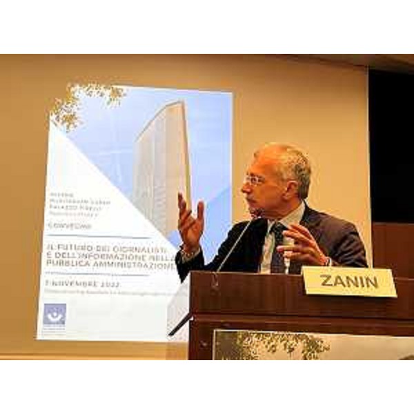 L'intervento del presidente del Cr Fvg, Piero Mauro Zanin, al convegno giornalisti di Milano - L'intervento del presidente del Cr Fvg, Piero Mauro Zanin, al convegno giornalisti di Milano