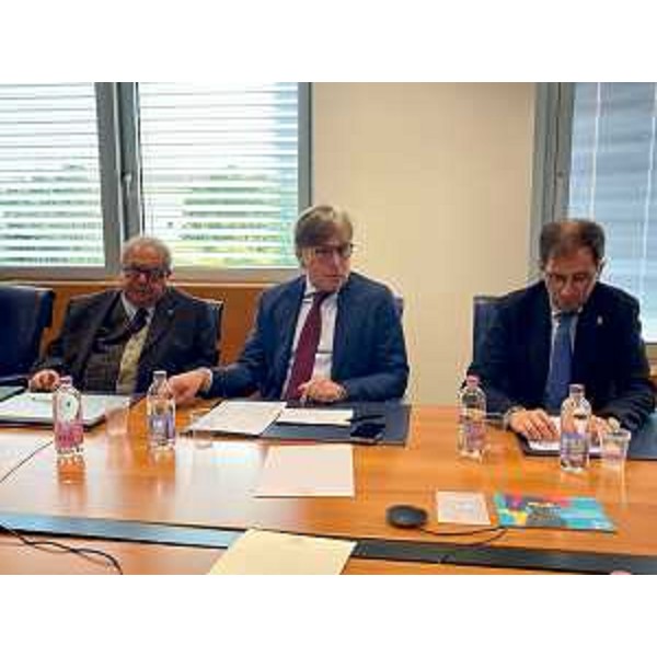 L'assessore Sergio Emidio Bini nell'incontro con i vertici di Confindustria Alto Adriatico a Pordenone - L'assessore Sergio Emidio Bini nell'incontro con i vertici di Confindustria Alto Adriatico a Pordenone