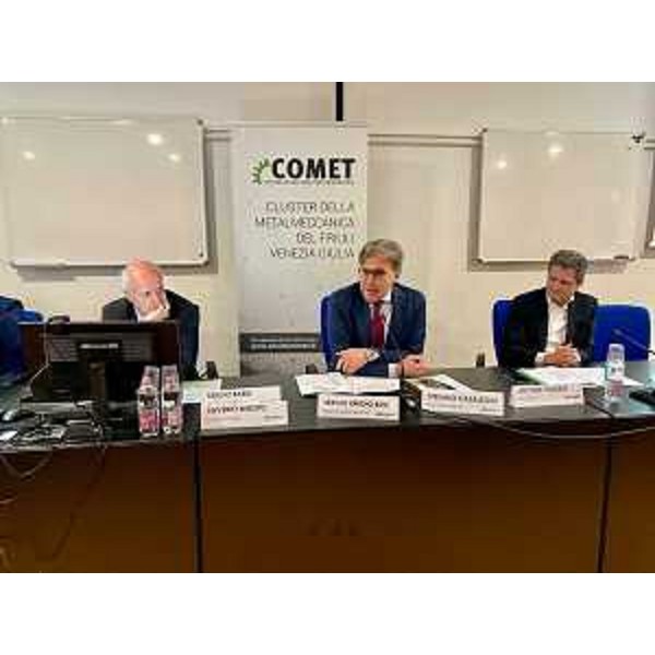 L'assessore regionale Sergio Emidio Bini all'incontro di presentazione dei dati dell'osservatorio della metalmeccanica Fvg - L'assessore regionale Sergio Emidio Bini all'incontro di presentazione dei dati dell'osservatorio della metalmeccanica Fvg