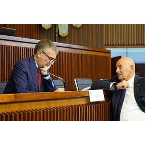 L'assessore Fvg all'Immigrazione, Pierpaolo Roberti, con il leghista Lorenzo Tosolini - L'assessore Fvg all'Immigrazione, Pierpaolo Roberti, con il leghista Lorenzo Tosolini