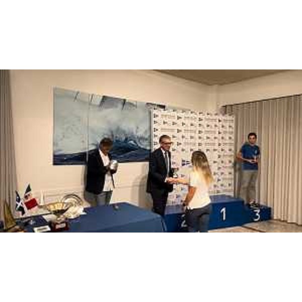 Lassessore regionale alle Autonomie locali Pierpaolo Roberti durante la premiazione del Trofeo per Paolo 2022 della Società Triestina della Vela - Lassessore regionale alle Autonomie locali Pierpaolo Roberti durante la premiazione del Trofeo per Paolo 2022 della Società Triestina della Vela