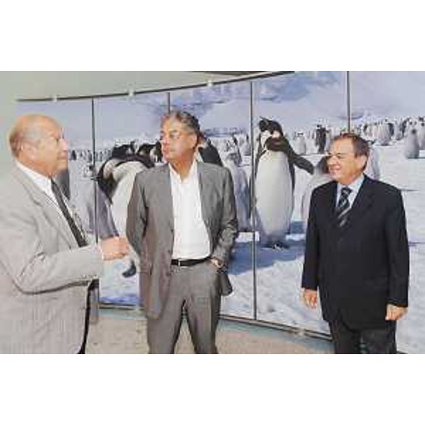 Antonio Bramati (Direttore Museo nazionale Antartide "Felice Ippolito"), Roberto Antonaz (Assessore regionale Cultura) e Domenico Romeo (Rettore Università Trieste) in visita al Museo nazionale dell'Antartide "Felice Ippolito" di Trieste. (Trieste 14/09/06)