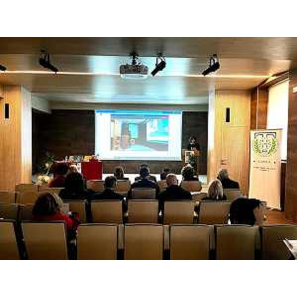 Lassessore regionale al Lavoro, formazione, ricerca e famiglia Alessia Rosolen allapertura del convegno regionale "Autodichiarazione, Aiuti di stato e redditi" organizzato dalla Lapet a Trieste. - Lassessore regionale al Lavoro, formazione, ricerca e famiglia Alessia Rosolen allapertura del convegno regionale "Autodichiarazione, Aiuti di stato e redditi" organizzato dalla Lapet a Trieste. 