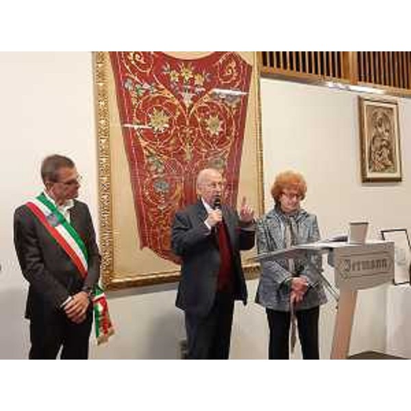 L'assessore regionale alla Cultura Tiziana Gibelli a Ruttars di Dolegna del Collio con il sindaco Carlo Comis e il giornalista Cluadio Fabbro - L'assessore regionale alla Cultura Tiziana Gibelli a Ruttars di Dolegna del Collio con il sindaco Carlo Comis e il giornalista Cluadio Fabbro