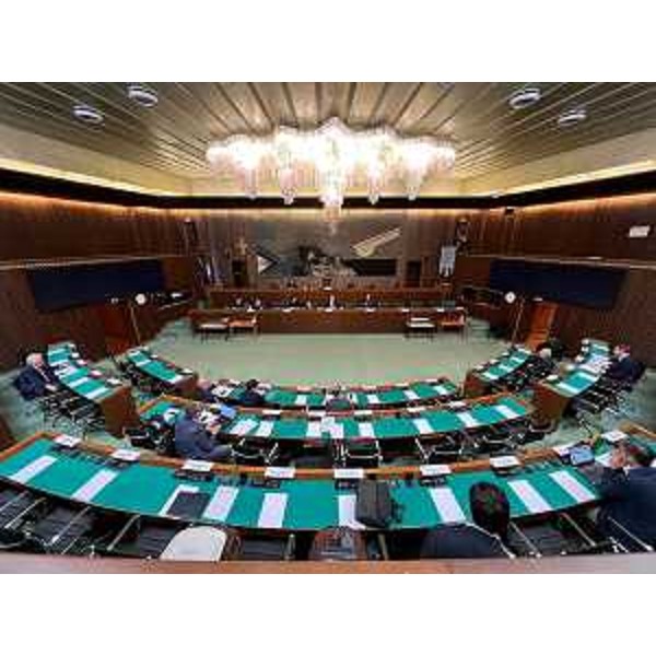 La VI Commissione nell'aula consiliare - La VI Commissione nell'aula consiliare