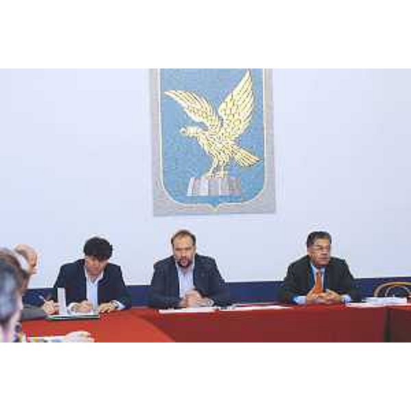 Angelo Baiguera (Portavoce Presidente Illy), Roberto Cosolini (Assessore regionale Lavoro, Formazione, Università e Ricerca) e Roberto Antonaz (Assessore regionale Istruzione, Cultura, Sport e Pace) in conferenza stampa al termine della riunione di Giunta, nella sede della Regione a Trieste. (Trieste 05/11/03)